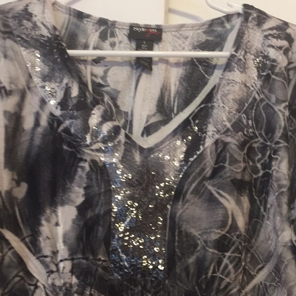 Top - Picture 2 of 4